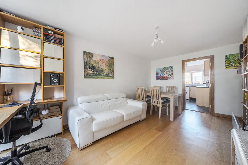 Property photo 2 of 20 1371299-12-68F742...