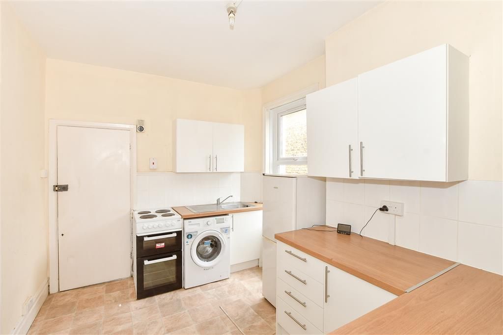 Property photo 1 of 6 Kitchen