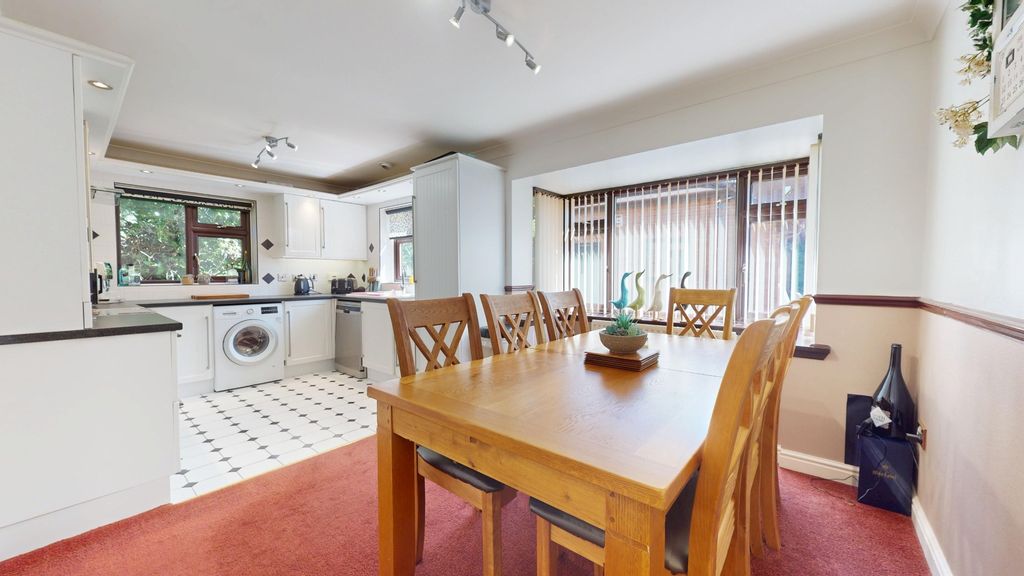 Property photo 2 of 27 4264794