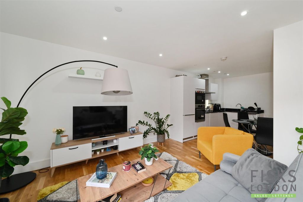 Property photo 2 of 11 74-Cityview-Point (6).Jpg