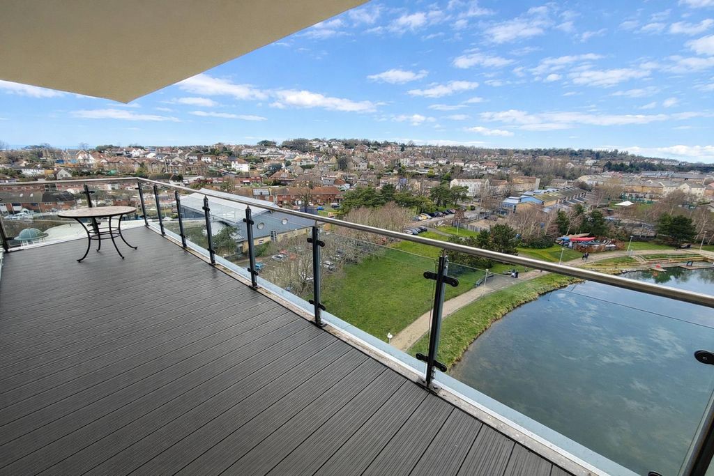 Property photo 2 of 14