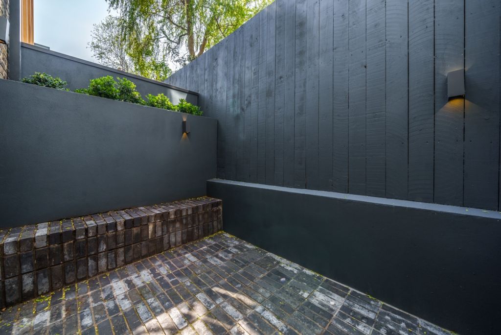 Property photo 3 of 8 974655 (7)