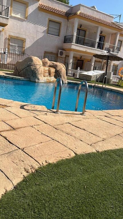 Property photo 2 of 28