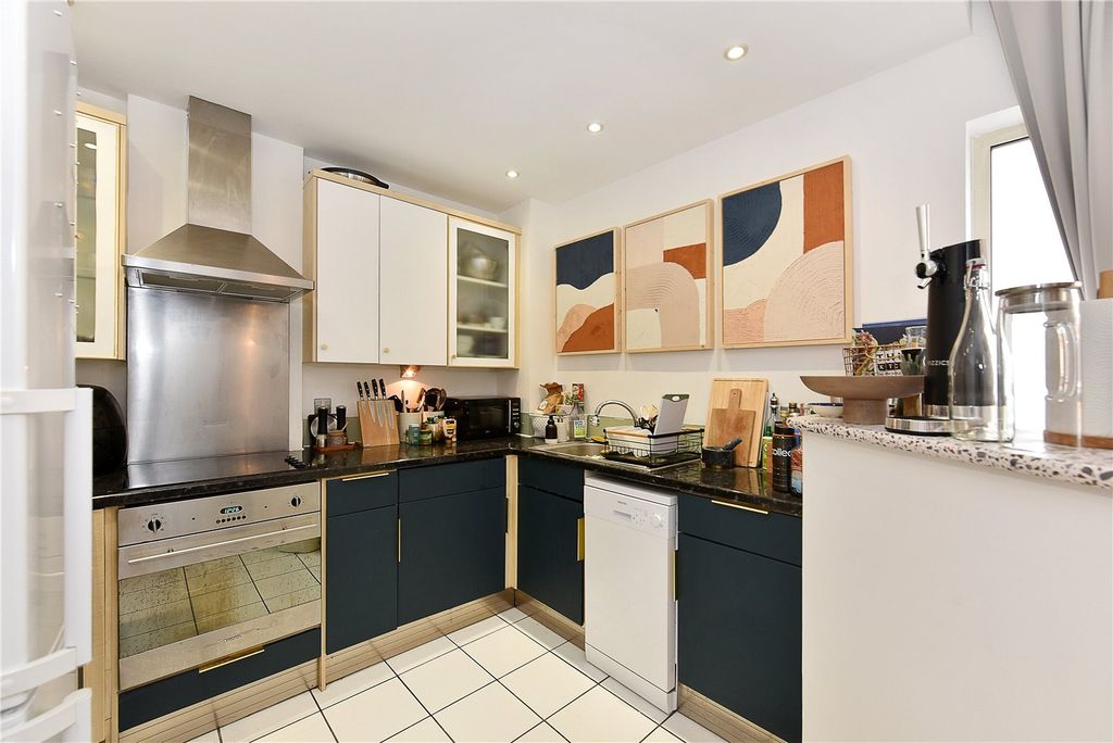 Property photo 3 of 15 Kitchen