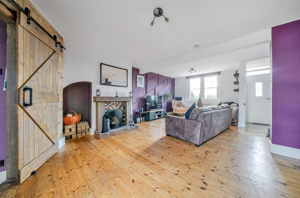 Property photo 2 of 21 1356154-19-68d139...