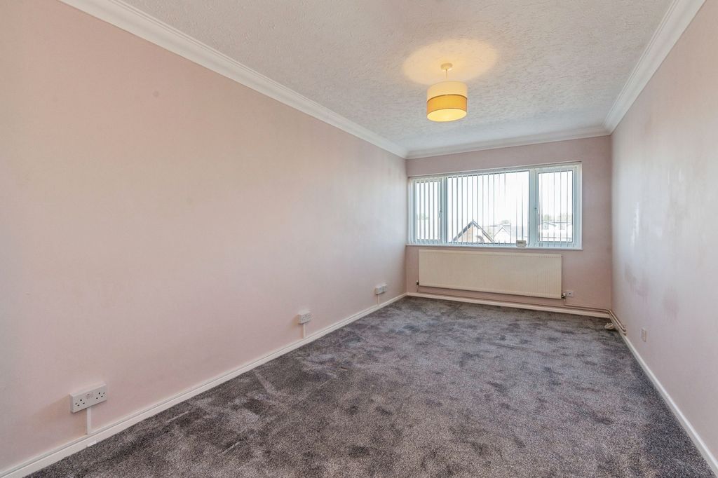 Property photo 3 of 9 Pbox-Img.Jpg