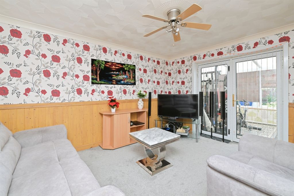 Property photo 3 of 16