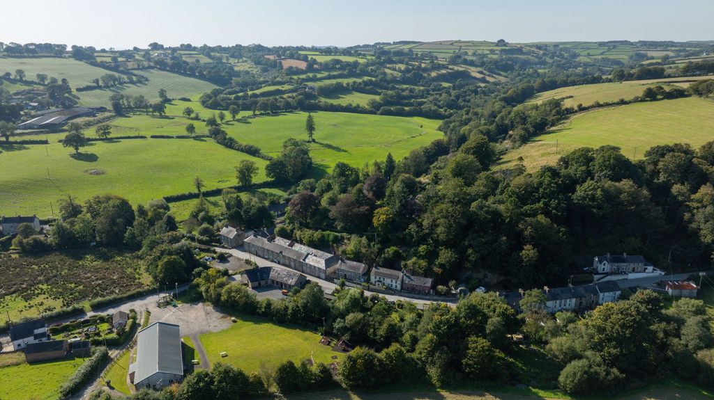 Property photo 1 of 44