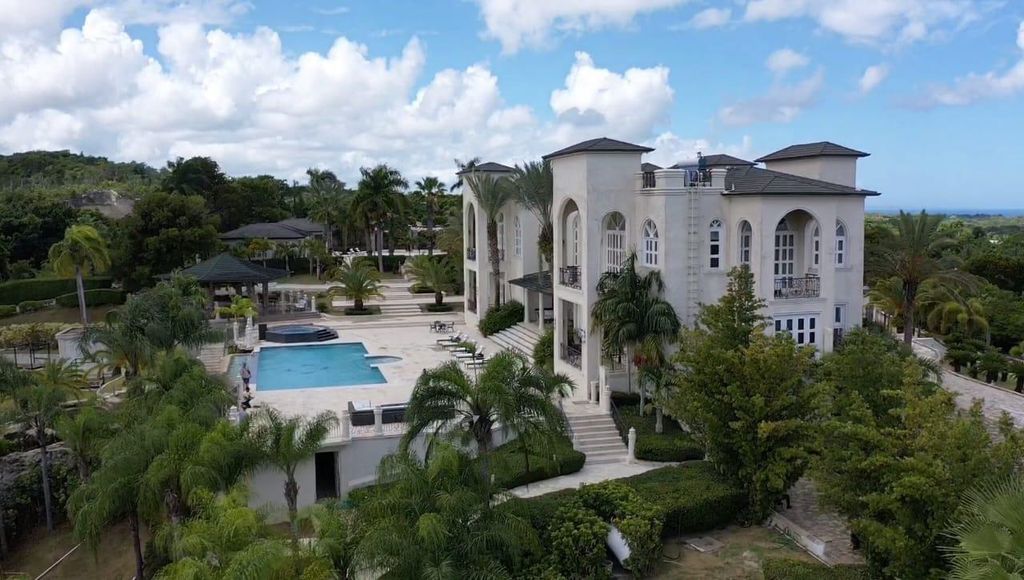 Property photo 3 of 38