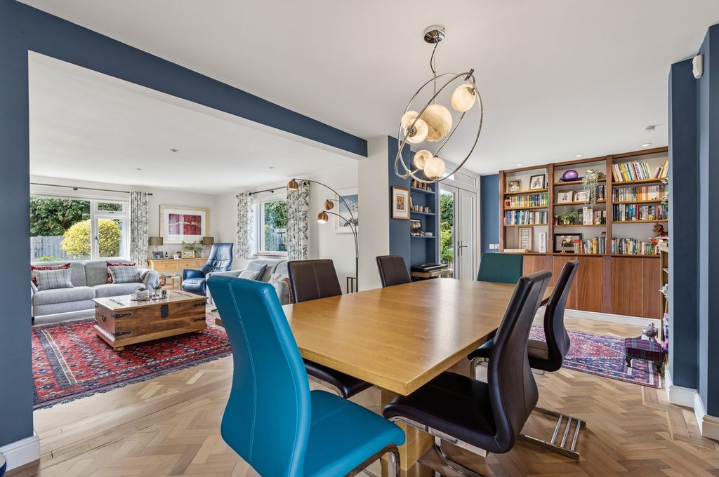 Property photo 2 of 23