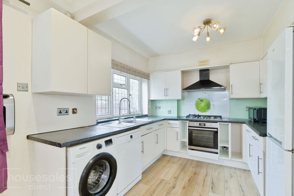 Property photo 2 of 14