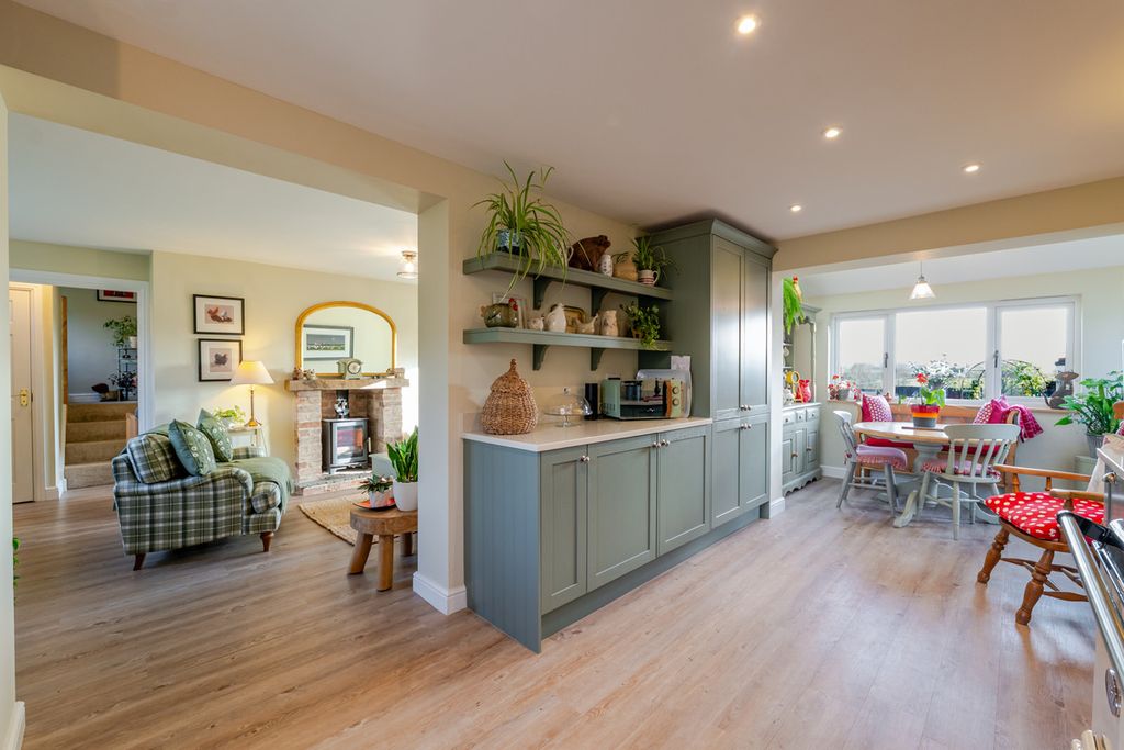 Property photo 2 of 29