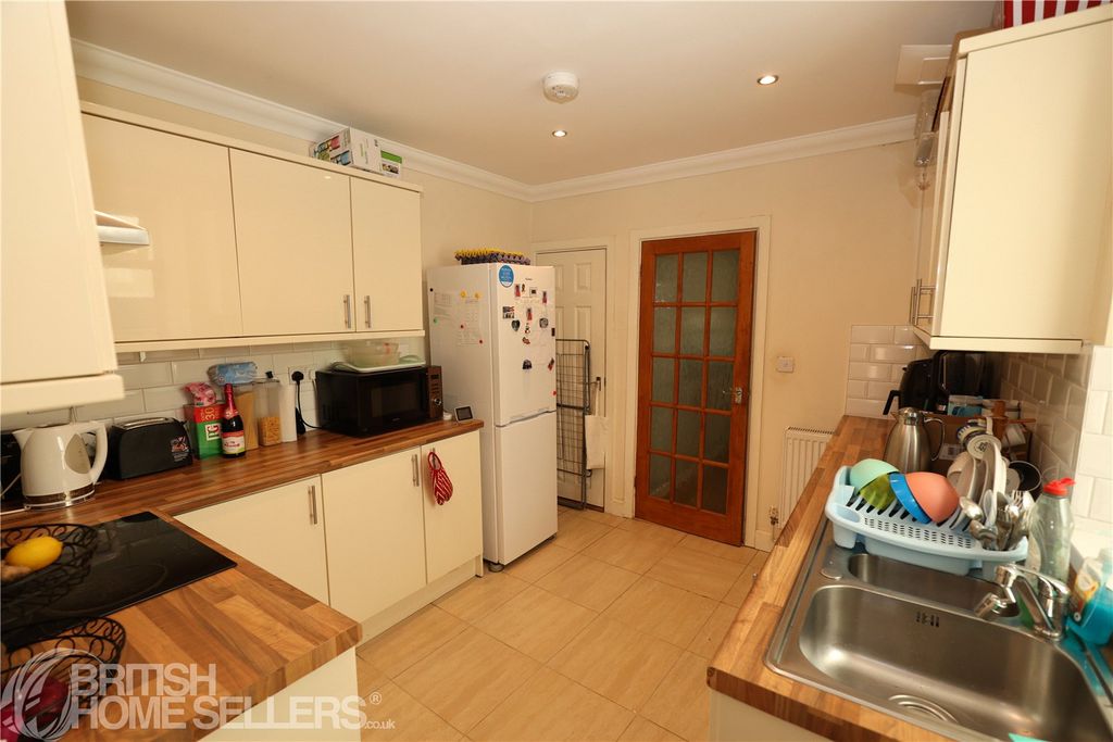 Property photo 3 of 19 Picture No. 12
