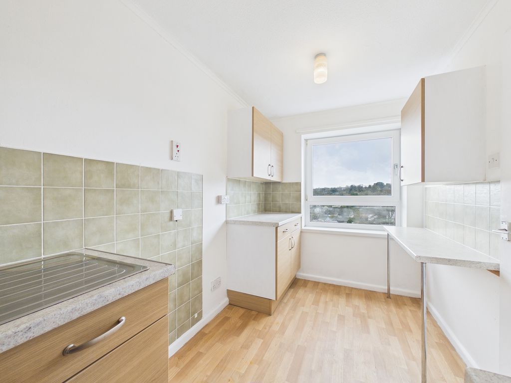 Property photo 2 of 9 Kitchen