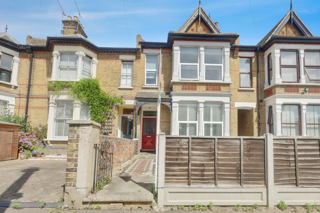 Property photo 1 of 11