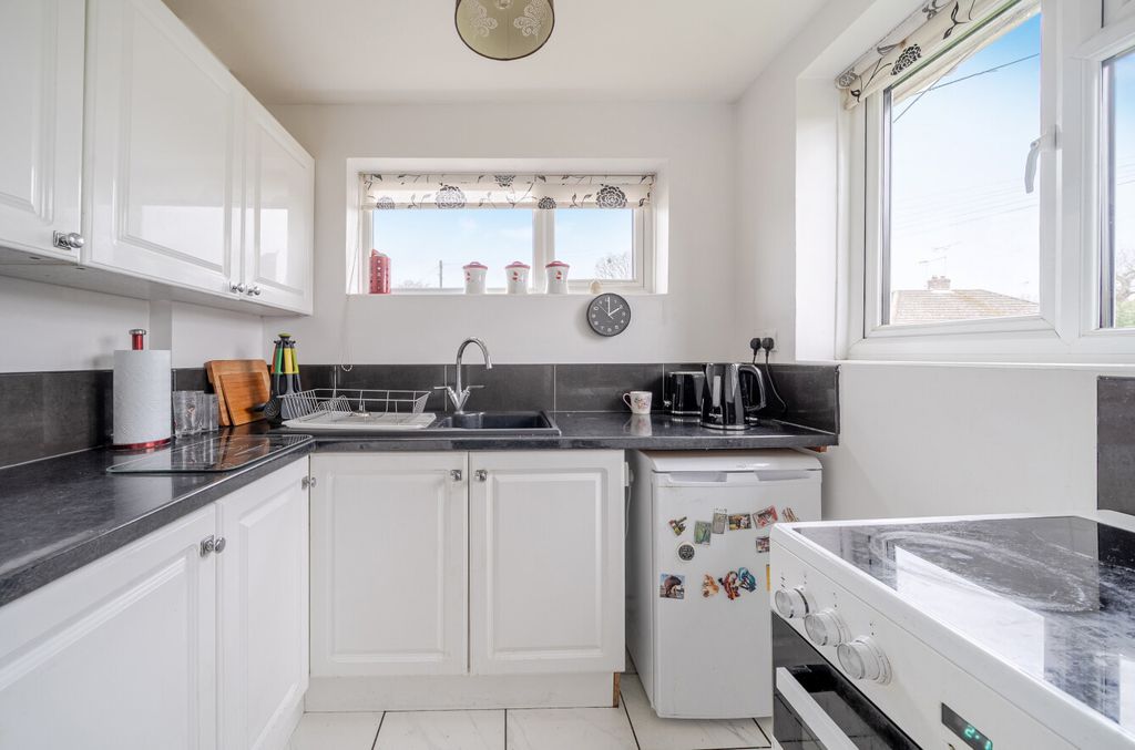 Property photo 3 of 15 1422707-9-69B41Df...
