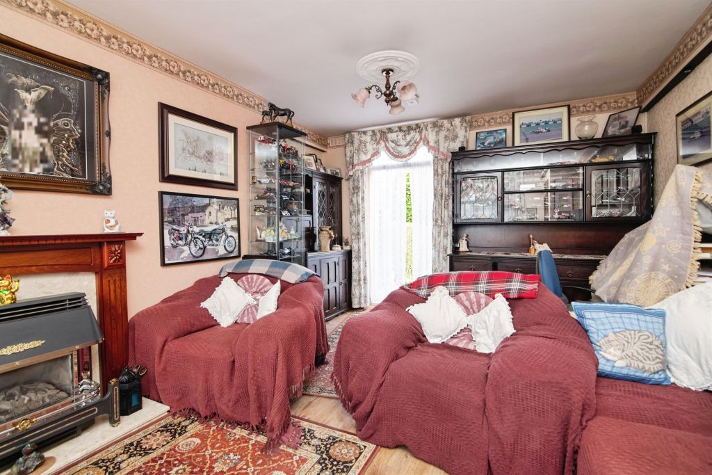 Property photo 3 of 12