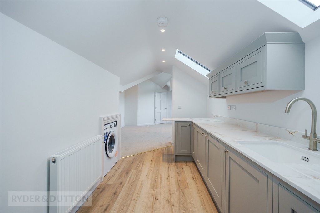 Property photo 3 of 23 Kitchen
