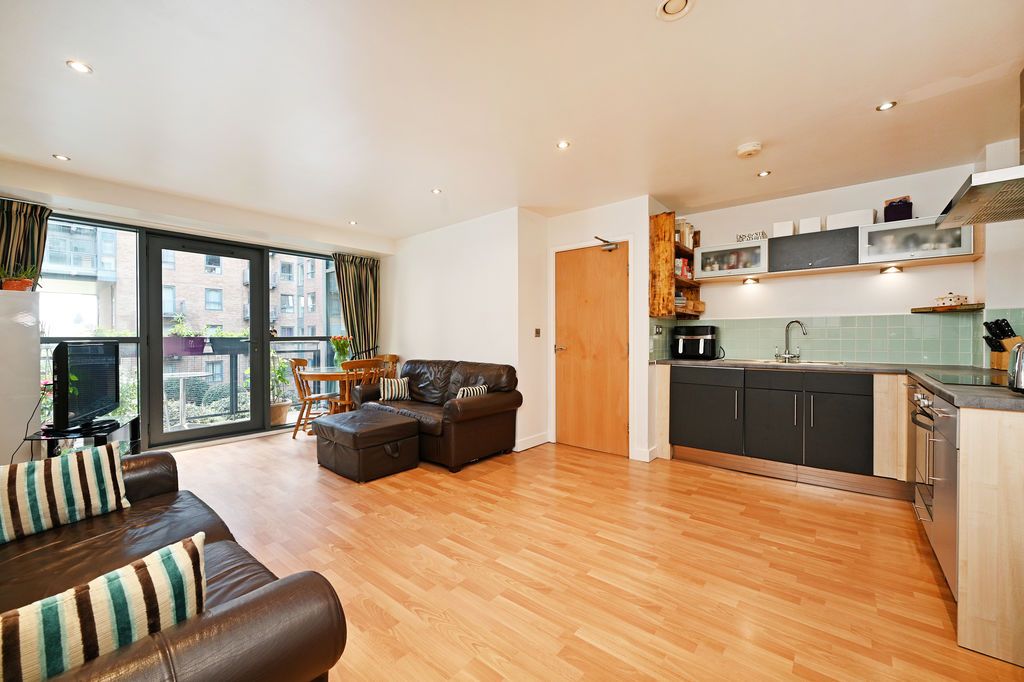 Property photo 2 of 25 Open Plan Living / Kitchen