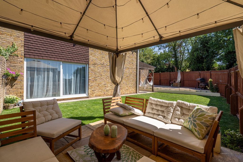 Property photo 1 of 28 5270961
