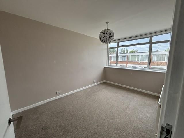 Property photo 2 of 7 Bedroom