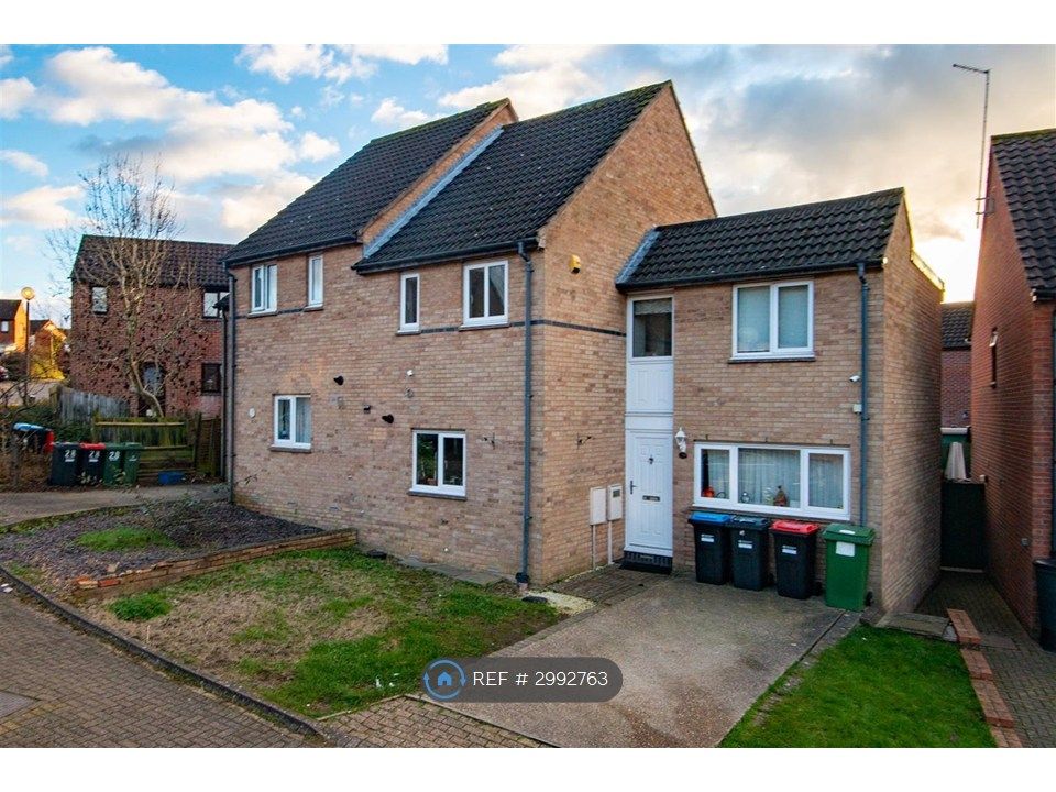 Property photo 1 of 19 29 Robertson Close