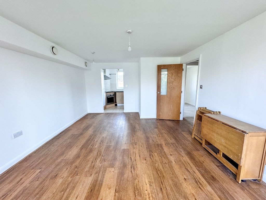 Property photo 3 of 14 4314782