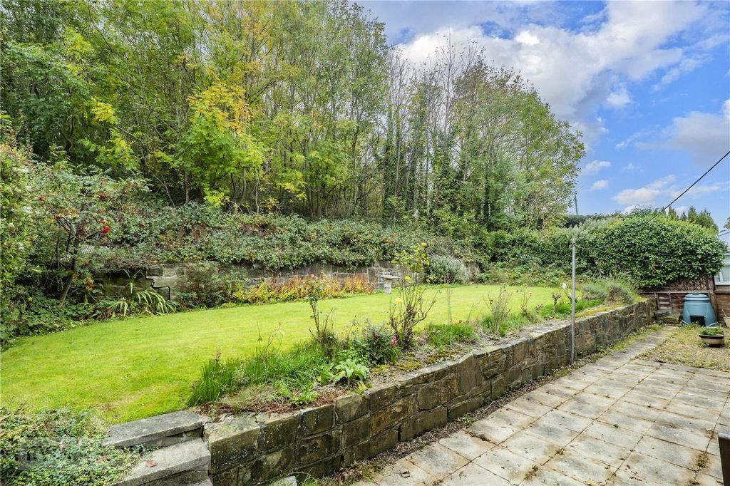 Property photo 2 of 21 Garden