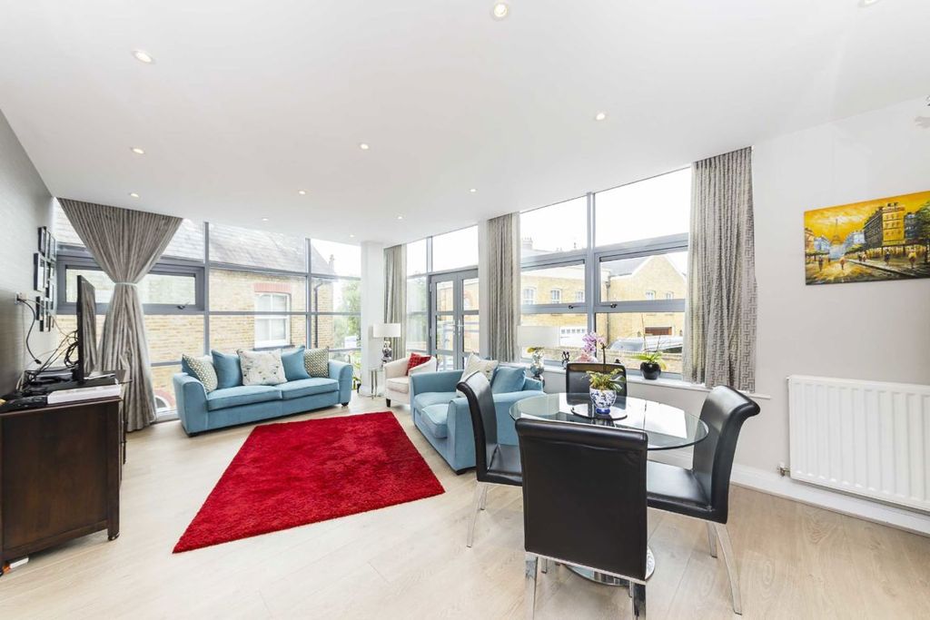 Property photo 2 of 6