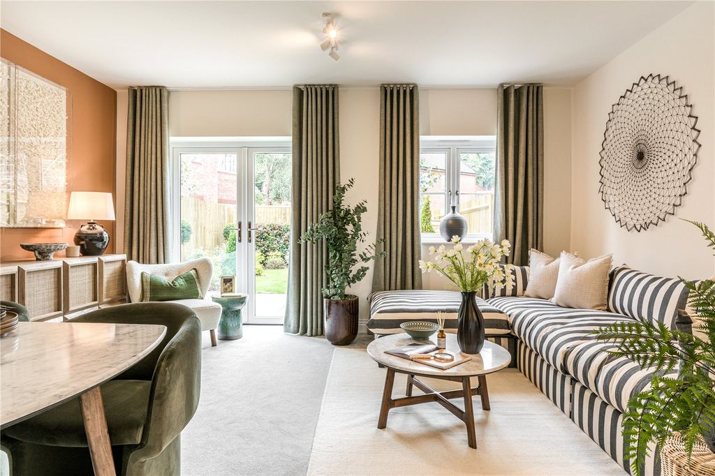 Property photo 3 of 14 Living Area