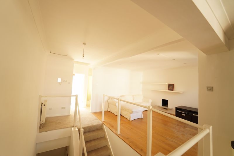 Property photo 3 of 11 Photo 17