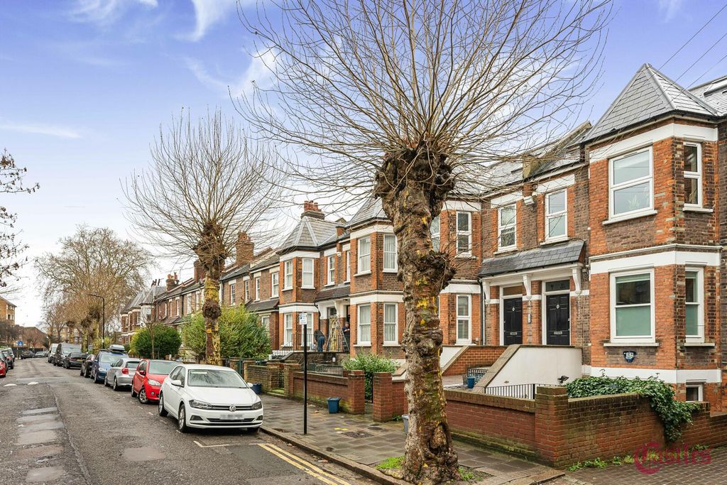 Property photo 2 of 19 Front (Exterior)