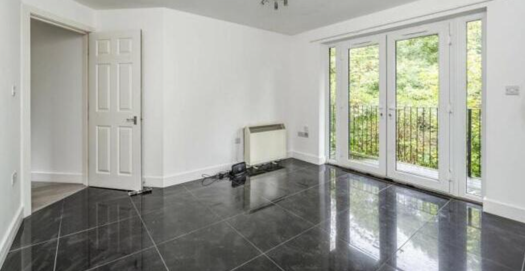 Property photo 2 of 9 Images