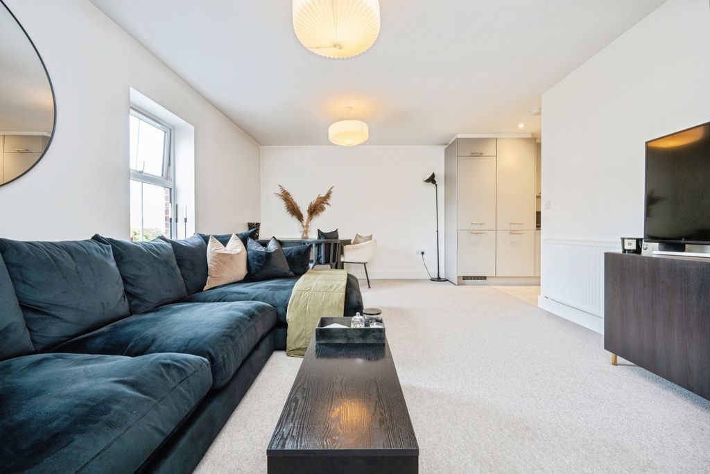 Property photo 2 of 14 Photo