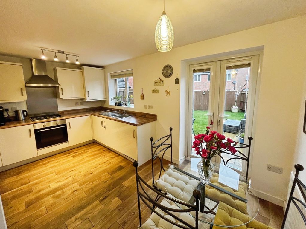 Property photo 3 of 15 Kitchen/Diner