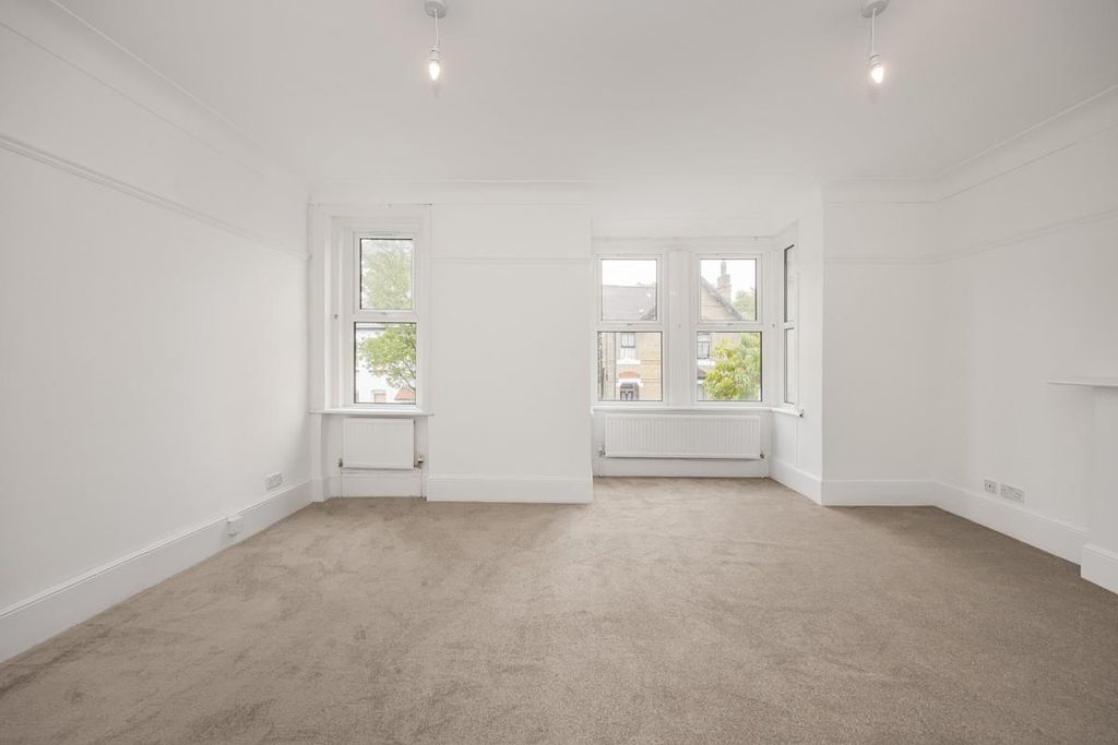 Property photo 2 of 10 18B Sylvan Road -001.Jpg