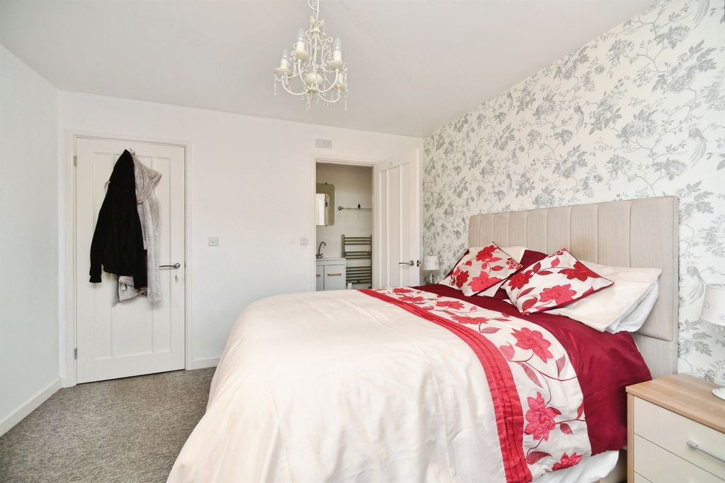 Additional image 9 of 4 bed semi-detached house for salePhyllis Avenue, Peacehaven BN10