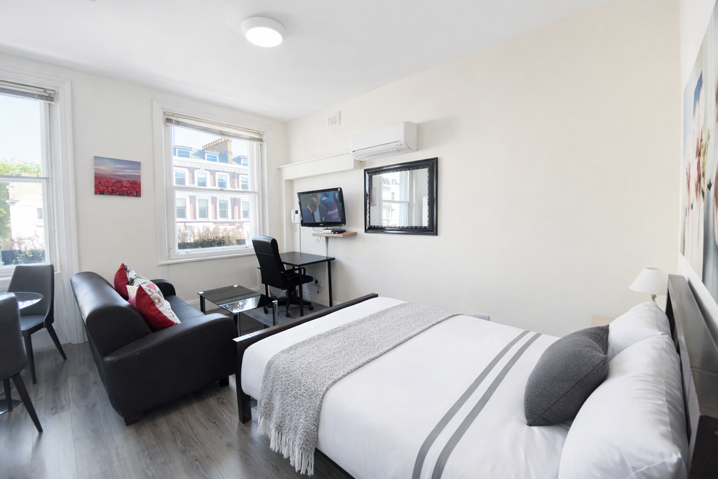 Property photo 3 of 12