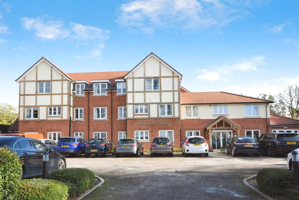 Property photo 1 of 17