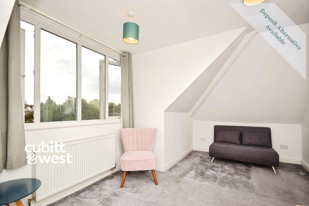 Property photo 2 of 11 Living Space