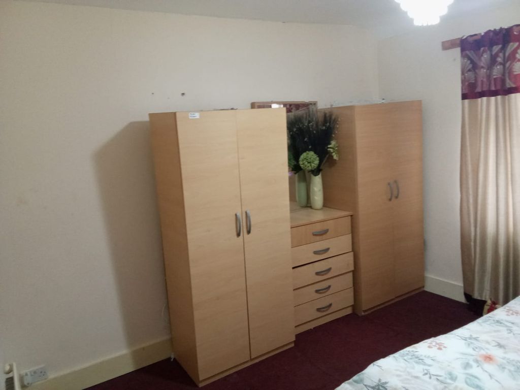 Property photo 2 of 3