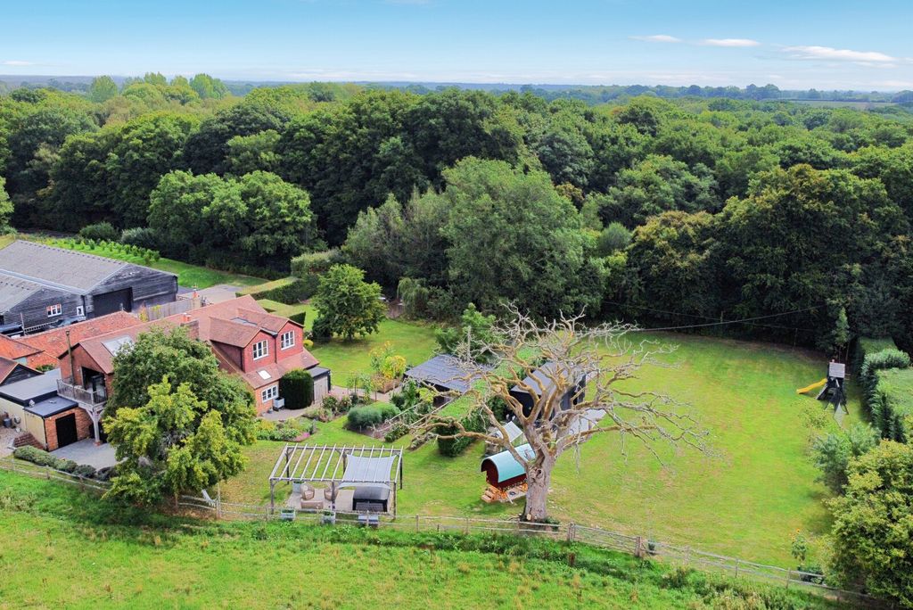 Property photo 2 of 35 1340361-2-689Db9d...