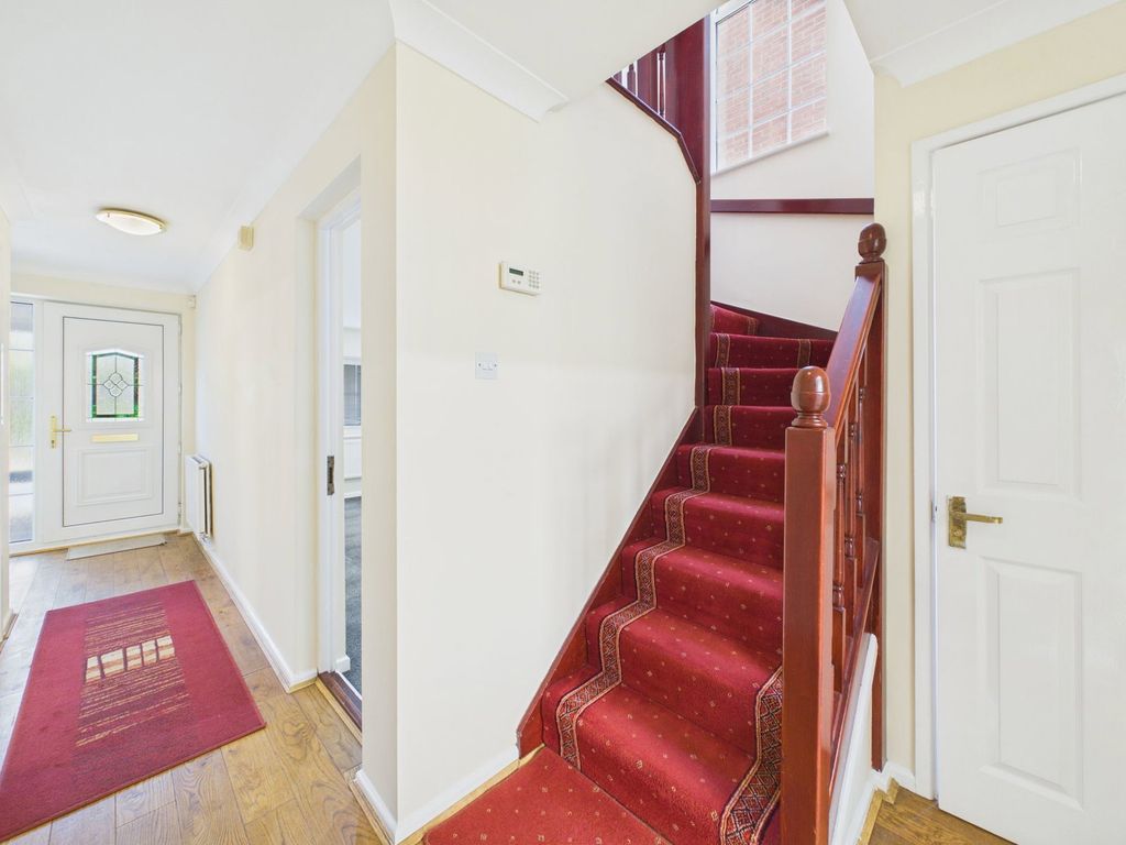 Property photo 2 of 28
