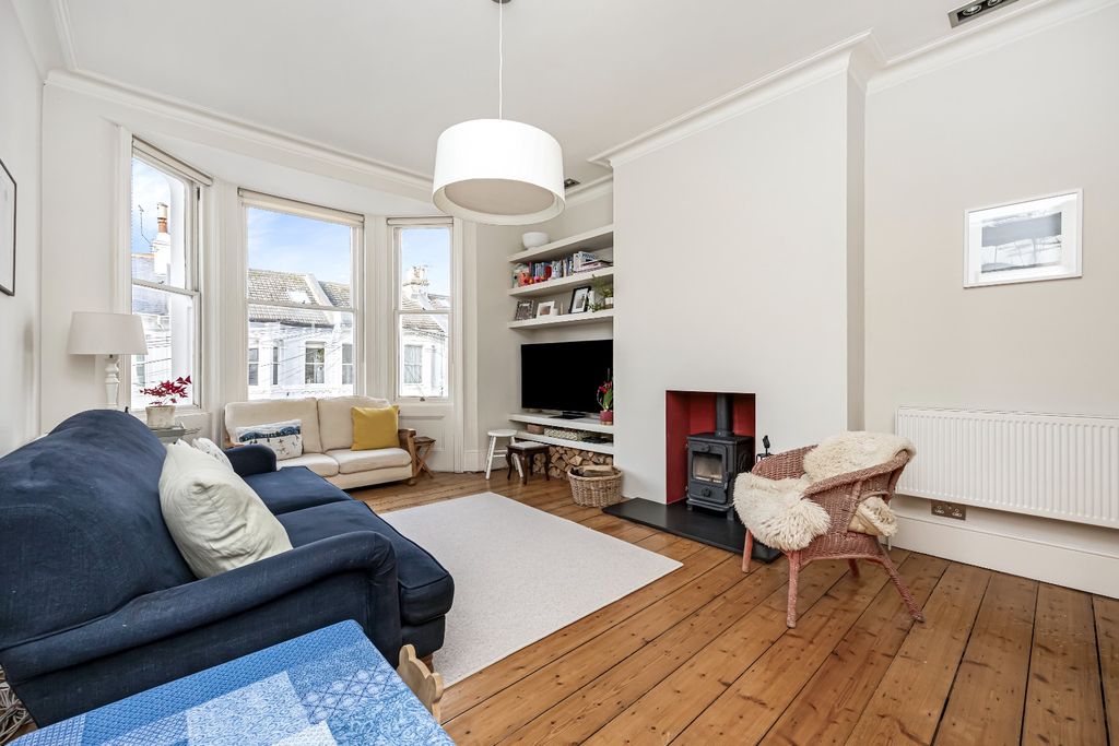 Property photo 3 of 22 4817644