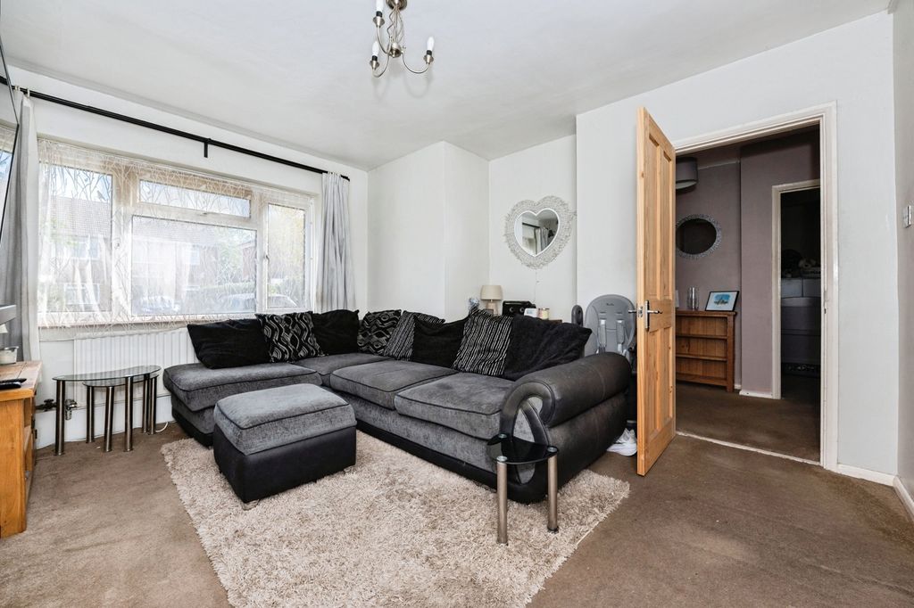 Property photo 3 of 11 Pbox-Img.Jpg