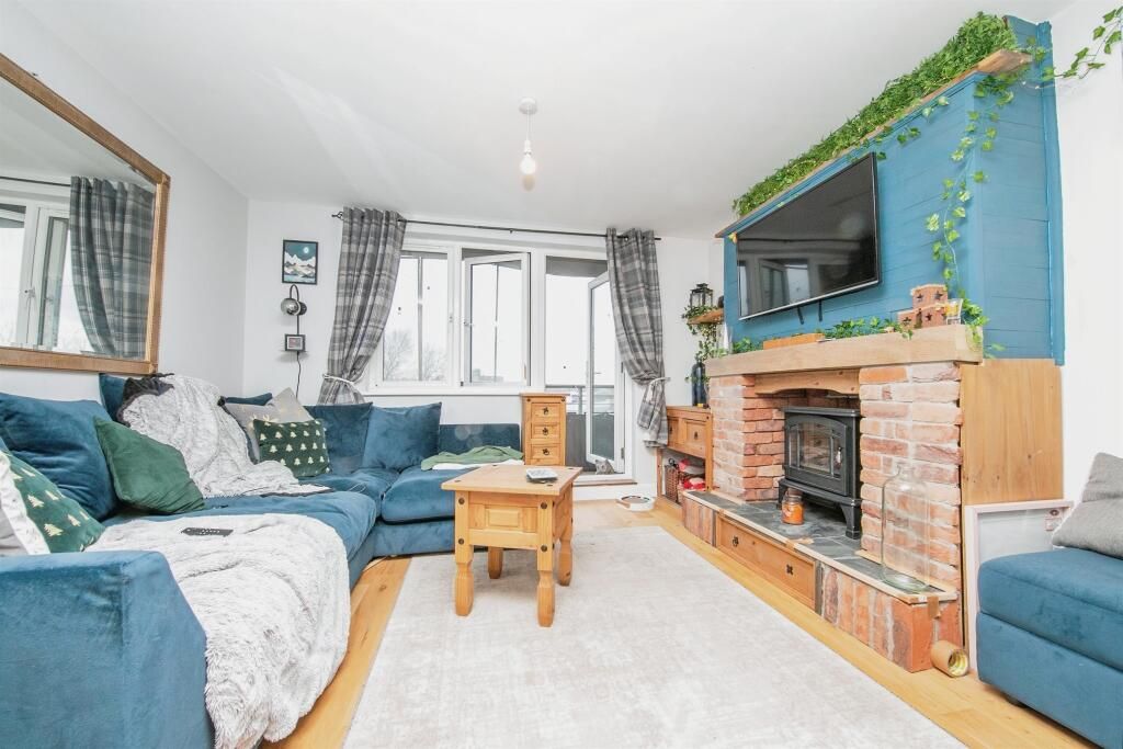 Property photo 3 of 17