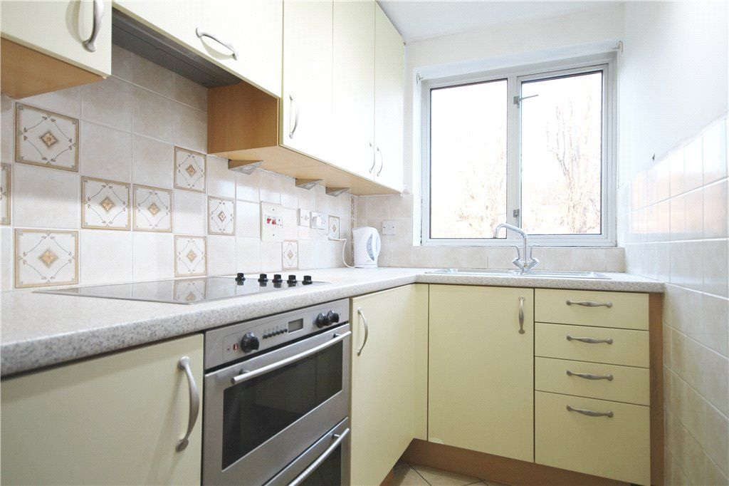 Property photo 3 of 7 Kitchen