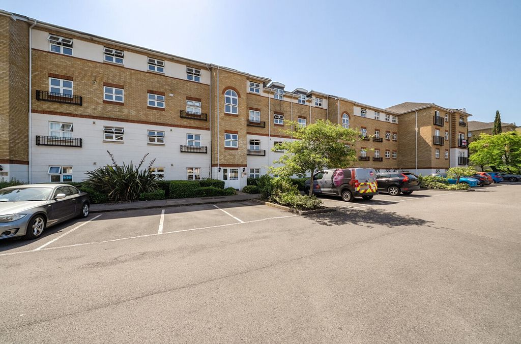 Property photo 1 of 13 1477620-21-6A3d2E...