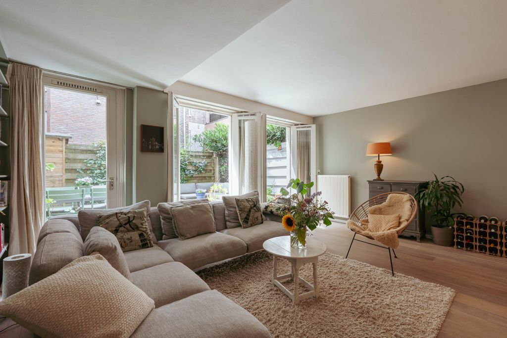 Property photo 2 of 40