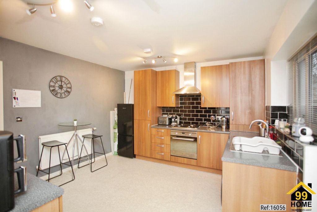 Property photo 3 of 20 Photo 2